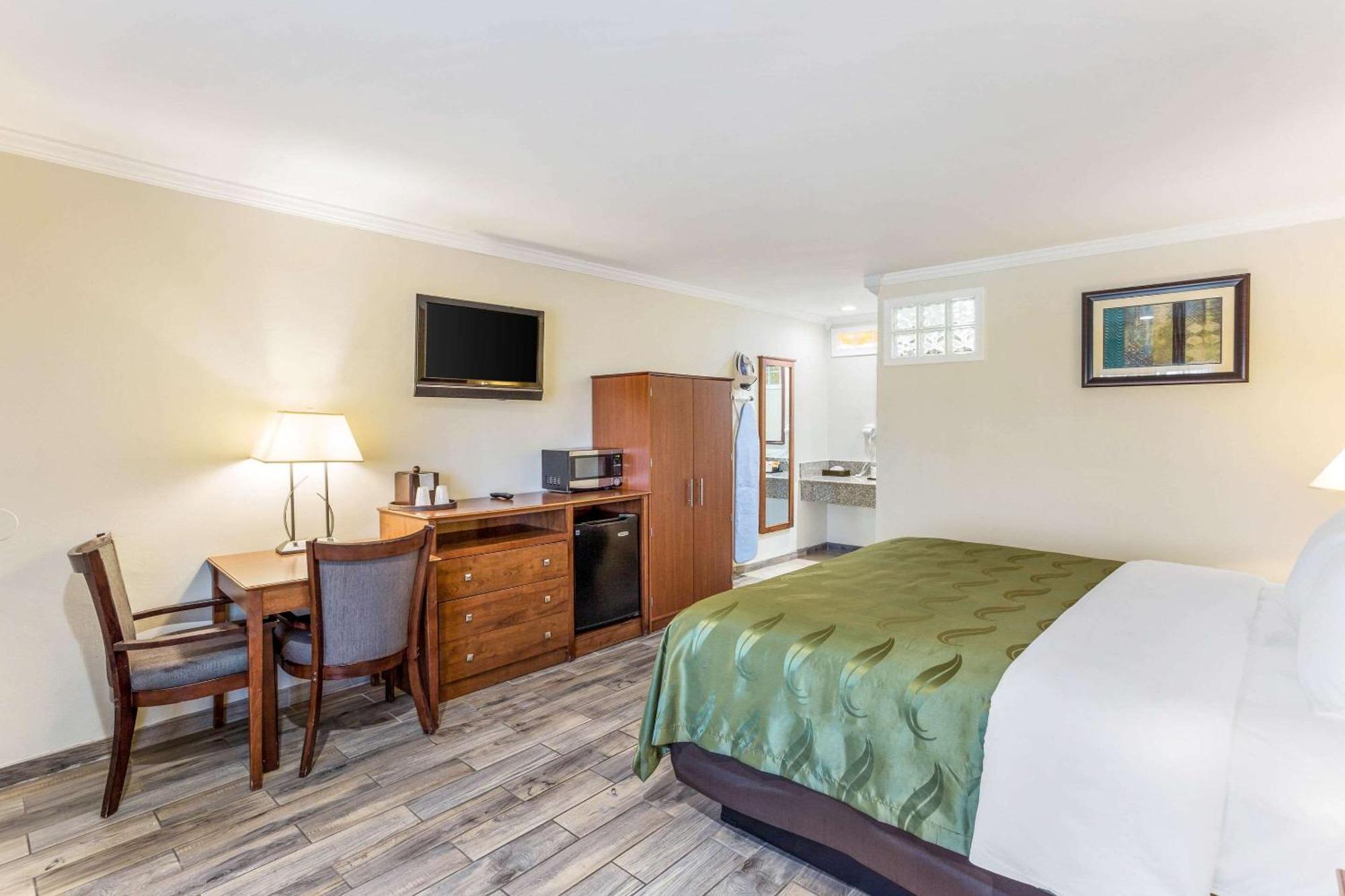 Estalagem Quality Downtown Escondido