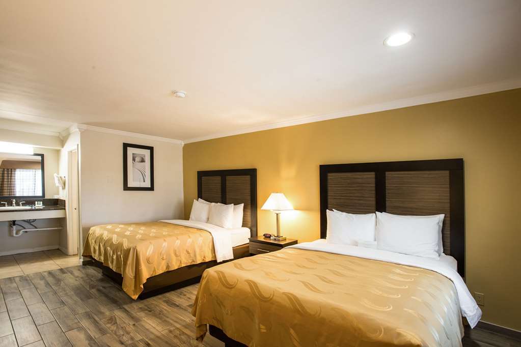 Quality Downtown Inn 3*